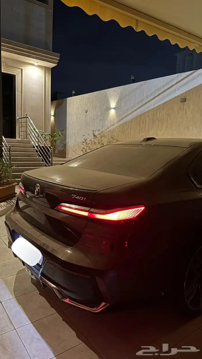 بي ام دبليو 740i 2025 فل كامل وكالة للبيع 3