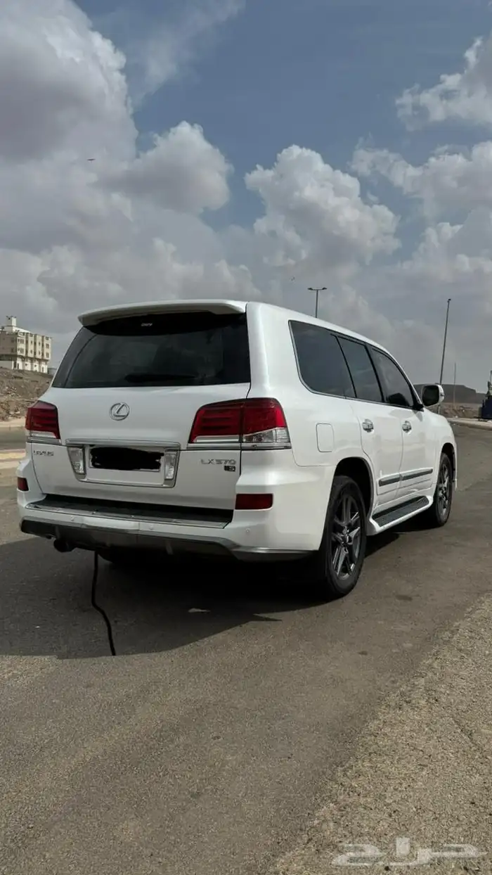جيب لكزس 570 للبيع 3