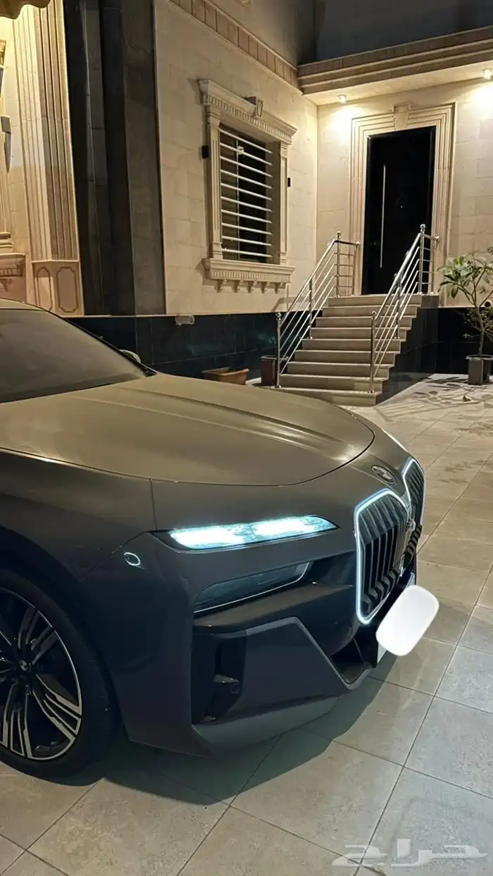 بي ام دبليو 740i 2025 فل كامل وكالة للبيع 4