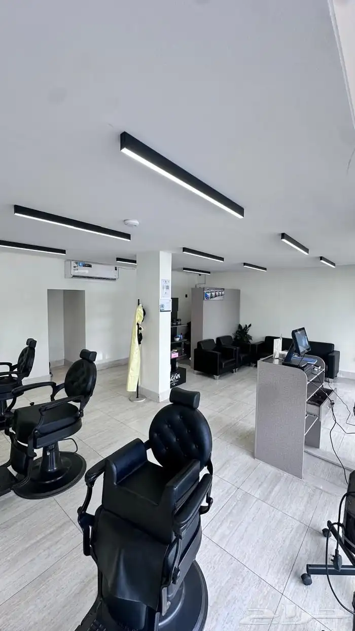 محل حلاقة لي التقبيل 1