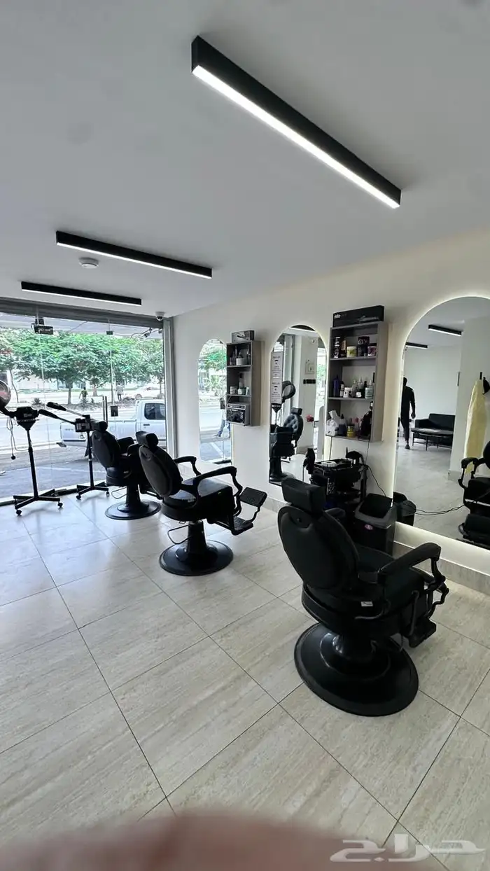 محل حلاقة لي التقبيل 0