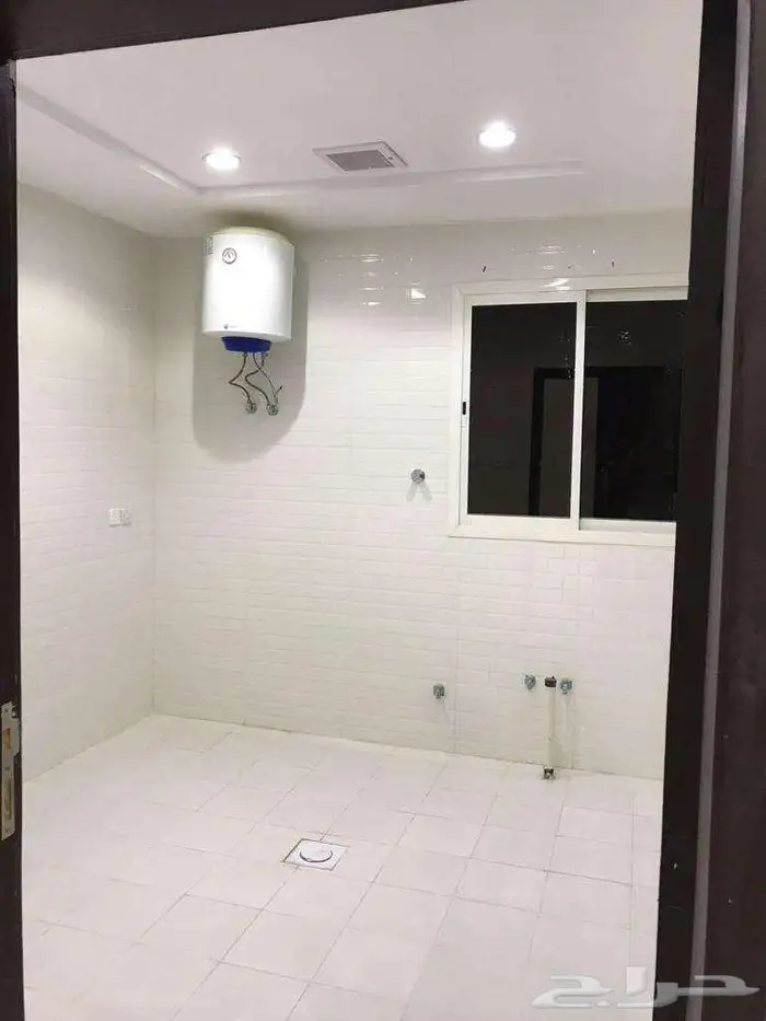 شقة للإيجار في حي الجنادرية   المعالي (الدور الأول درج) 4