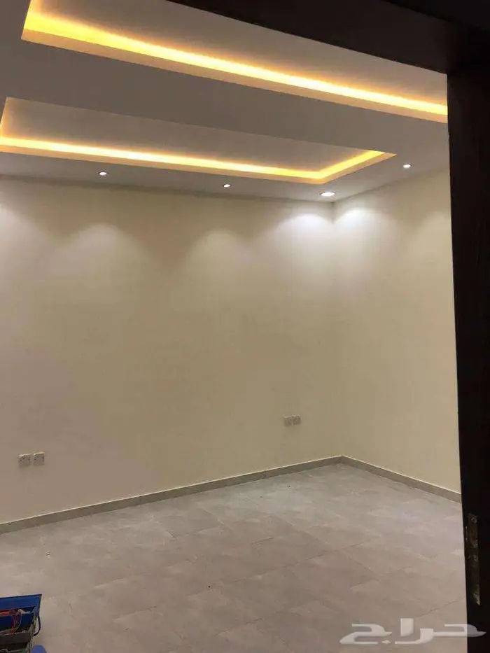 شقة للإيجار في حي الجنادرية   المعالي (الدور الأول درج) 6