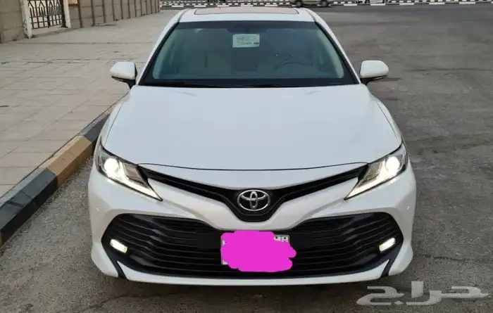 للبيع كامري 2020 اللون ابيض نص فل GLE 2