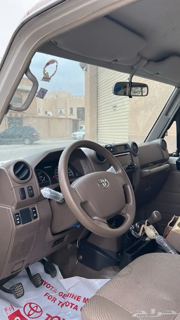 ربع 2012 سعودي ابيض الممشى 252 12