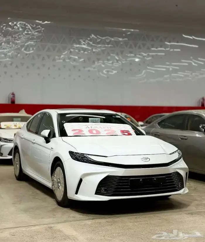 تويوتا كامري E PLUS هايبرد موديل 2025 1