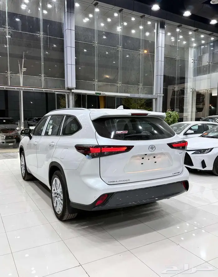 تويوتا هايلاندر ( LIMITED ) فل كامل موديل 2025 أقل الأسعار 8