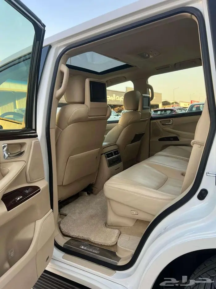 لكزس LX570 موديل 2014 - معرض خلف للسيارات 13
