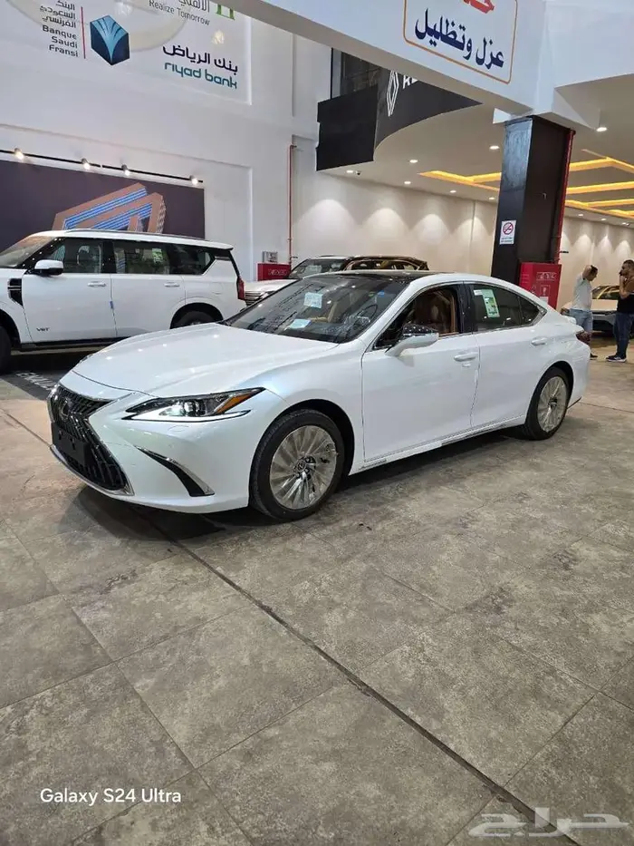 لكزس ES350 فئة CC 2025 1