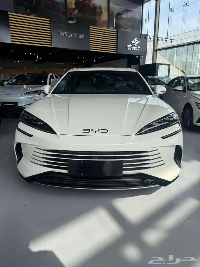 ب واي دي سيل 7 2026 بريميوم لدى شركة سفنز للسيارات 0