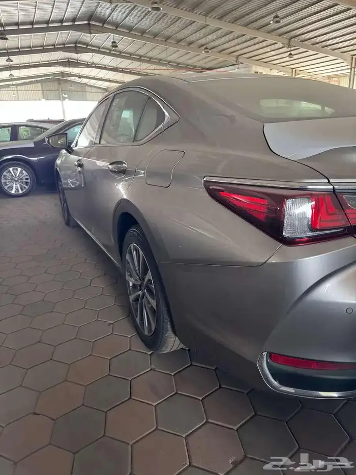 لكزس ES250 موديل 2025 عرض 50 50 بدون ربح 4