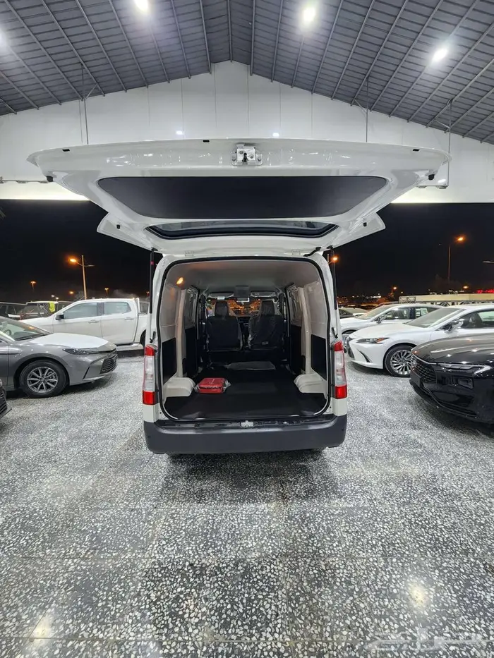 تويوتا فان لايت اس اوتوماتيك بنزين 2025 السعر 71300 13