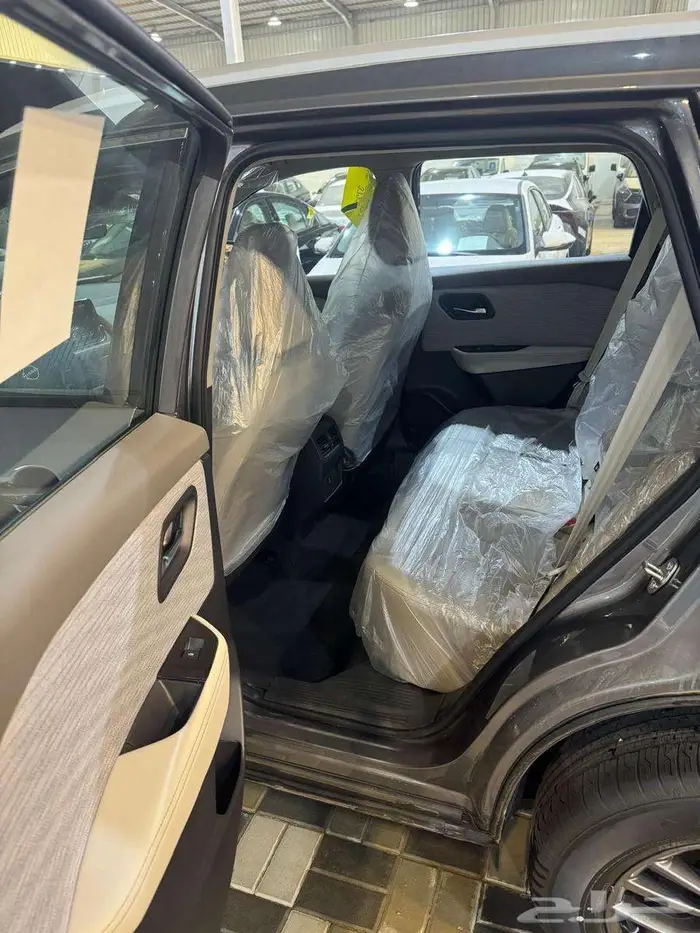 نيسان اكس تريل 7-5 مقاعد 2025 السعر 9