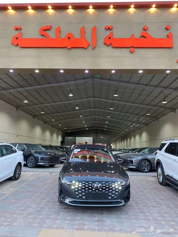 ازيرا 2022 مستورد بنزين شاشه كاميرا بصمه 4 سلندر 2.5 2