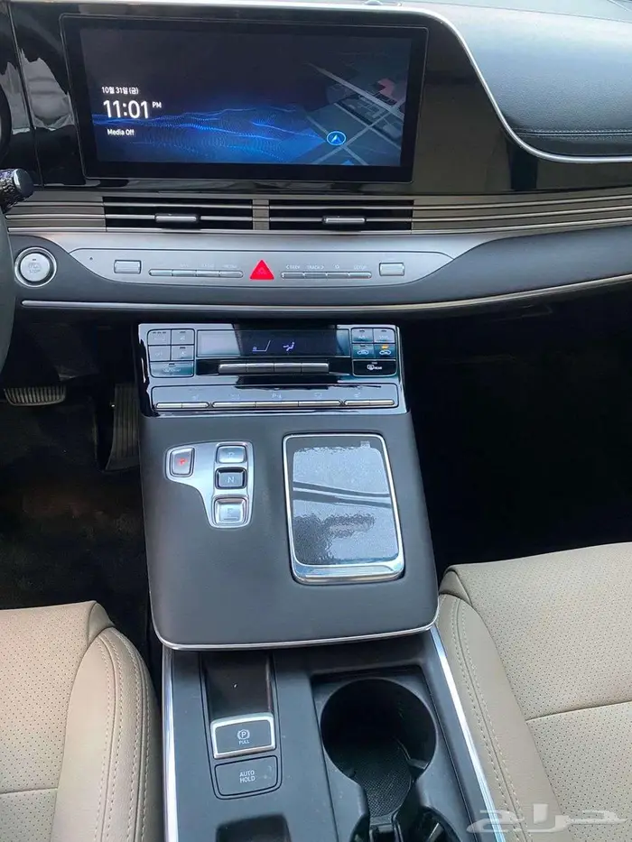 ازيرا 2022 مستورد بنزين شاشه كاميرا بصمه 4 سلندر 2.5 11