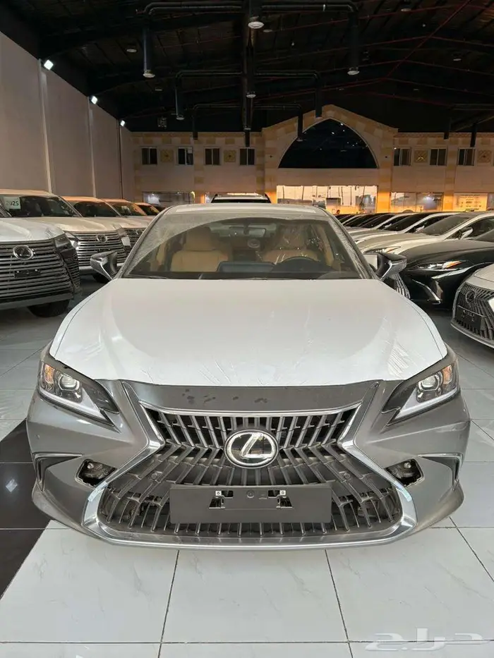 لكزس ES 350 استاندر بريمي فتحة سقف 2025 12