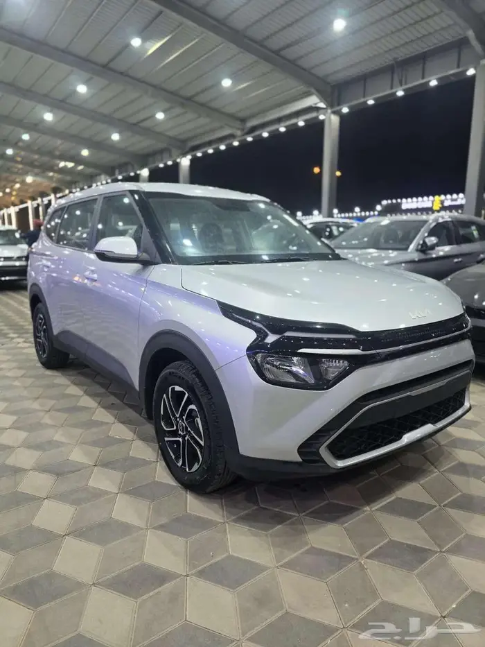 كيا كارينز استاندر شاشة وكاميرا موديل 2025 عروض نهاية العام 1