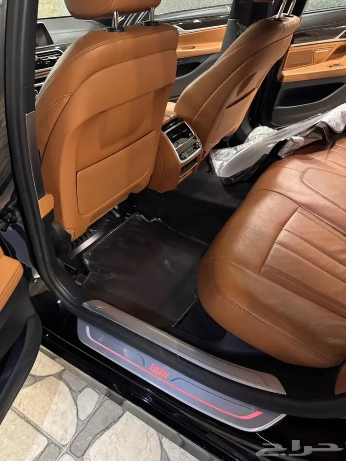 بي ام دبليو 730Li   2022 15