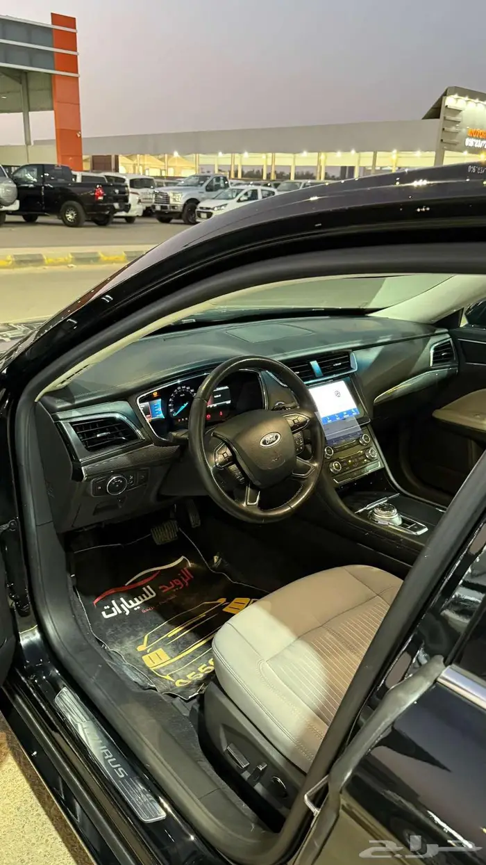 فورد تورس 2022 عداد 53000 استاندر اسود 6