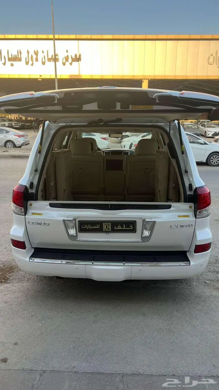 لكزس LX570 موديل 2014 - معرض خلف للسيارات 12