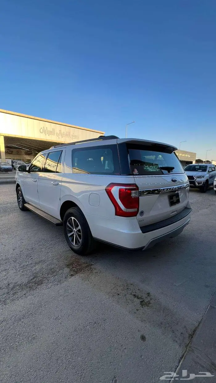 فورد اكسبديشن XLT موديل 2019- معرض خلف للسيارات 3