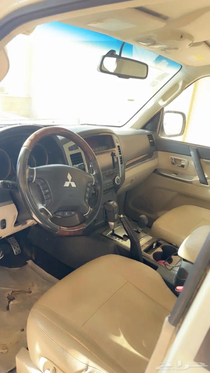 ميتسوبيشي باجيرو فل كامل علامات ذهبيه 9