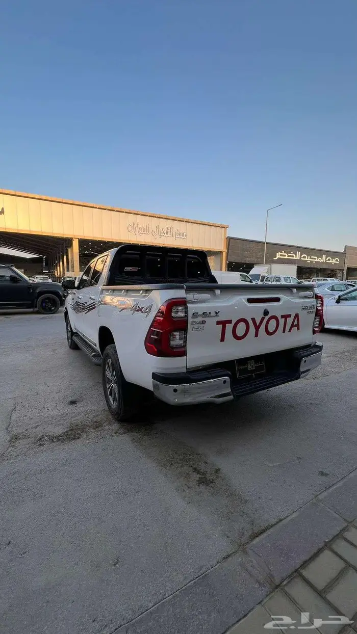 تويوتا هايلوكس GLX ديزل موديل 2024- معرض خلف للسيارات 13