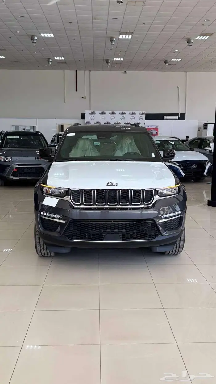 جيب جراند شيروكي لاريدو 2025 4