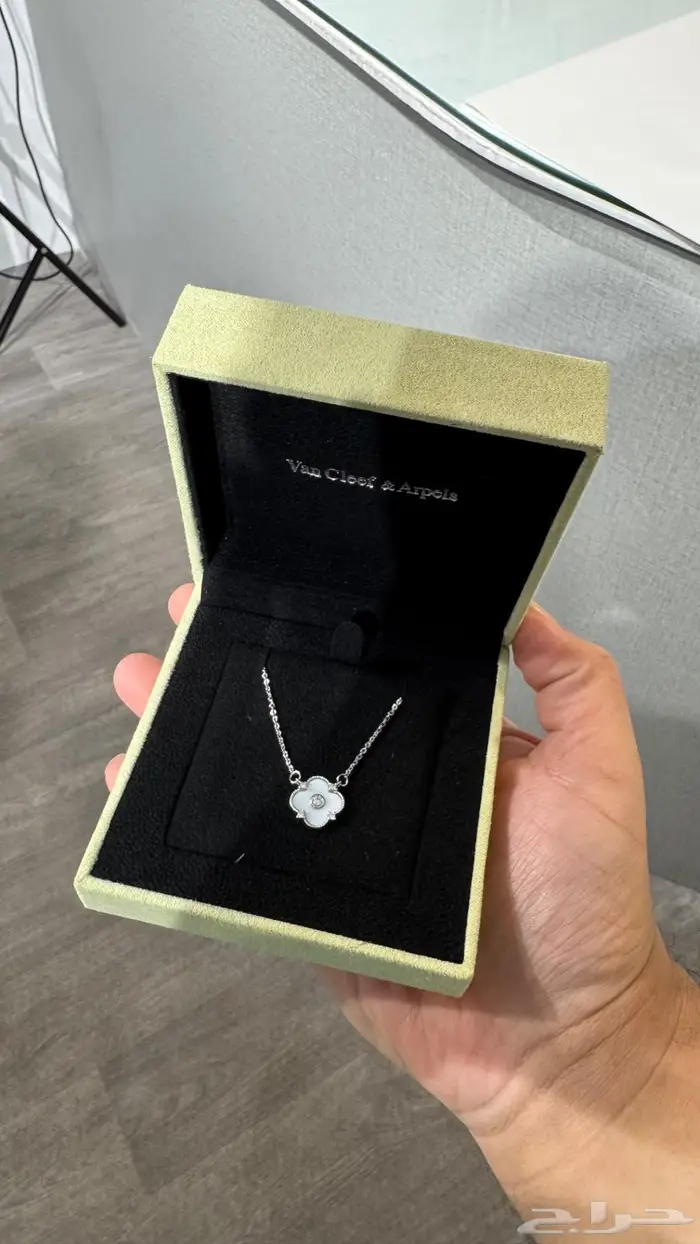 اكسسورات ماركات - كارتير - ديور - شنيل - وكثير 18