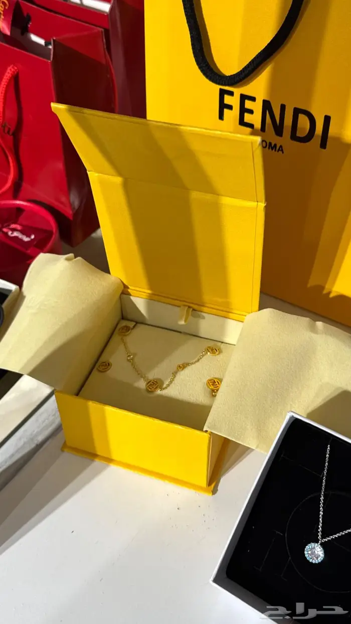 اكسسورات ماركات - كارتير - ديور - شنيل - وكثير 14