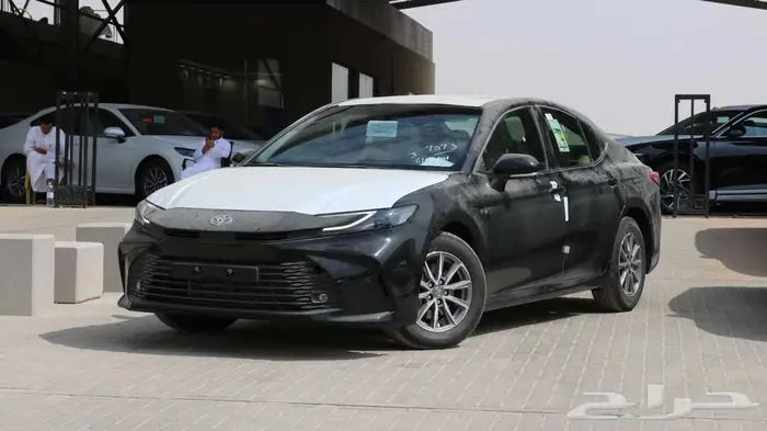 تويوتا كامري ستاندر بنزين 2025 كاش واقساط اقل سعر 0