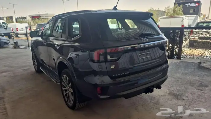 فورد ايفريست ستاندر -ليمتد موديل 2025 صيانة مجانية الجزيرة 12