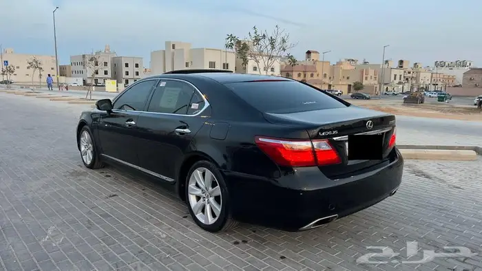 لكزس LS600hl موديل 2010 9