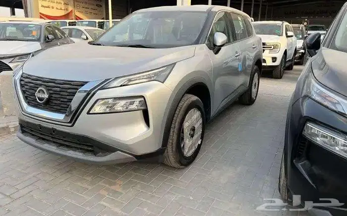 نيسان اكس تريل 7 مقاعد دفع رباعي نص فل 2025 5