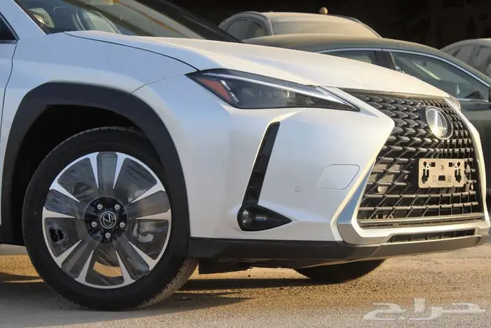 لكزس - UX 300 - CH - فل كامل - خليجي - 2025 السعر 173000 4