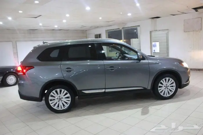 ميتسوبيشي اوتلاندر 2020 رصاصي بطاقة جمركية 1