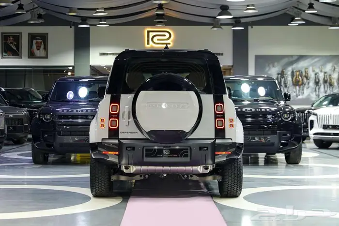 لاند روفر دفيندر 110 SE X-Dynamic V4 موديل 2026 3