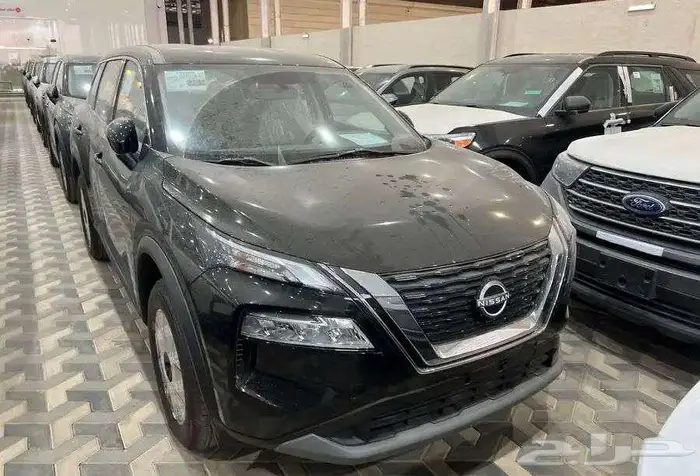 نيسان اكس تريل 7 مقاعد دفع رباعي نص فل 2025 1