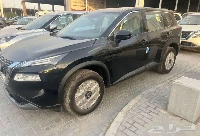 نيسان اكس تريل 7 مقاعد دفع رباعي نص فل 2025 2