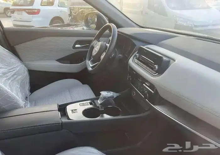 نيسان اكس تريل 7 مقاعد دفع رباعي نص فل 2025 10