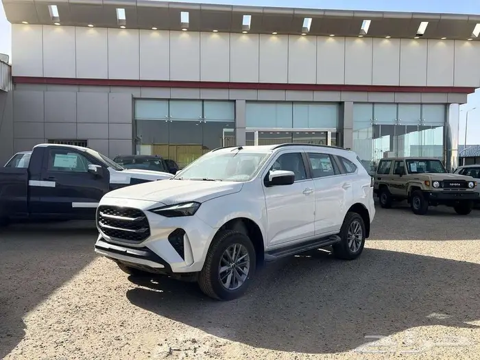 ايسوزو جيب MUX فل كامل 2025 نقد و تقسيط 0