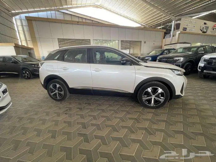 بيجو GT 3008 فل كامل 2025 بنوك وكاش ابيض 3