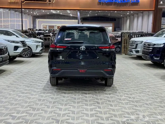 تويوتا اينوفا ستاندر اسود بنزين 2026 اقل سعر 30