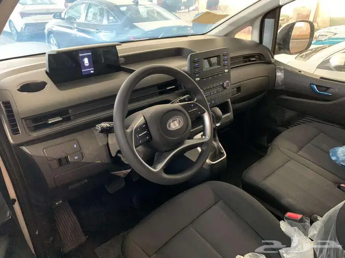 هيونداي ستاريا 11راكب ديزل اوتوماتيك 2025 5