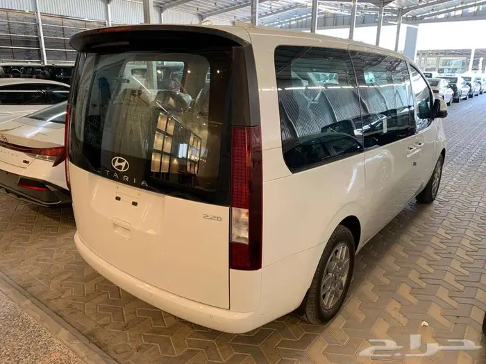 هيونداي ستاريا 11راكب ديزل اوتوماتيك 2025 3