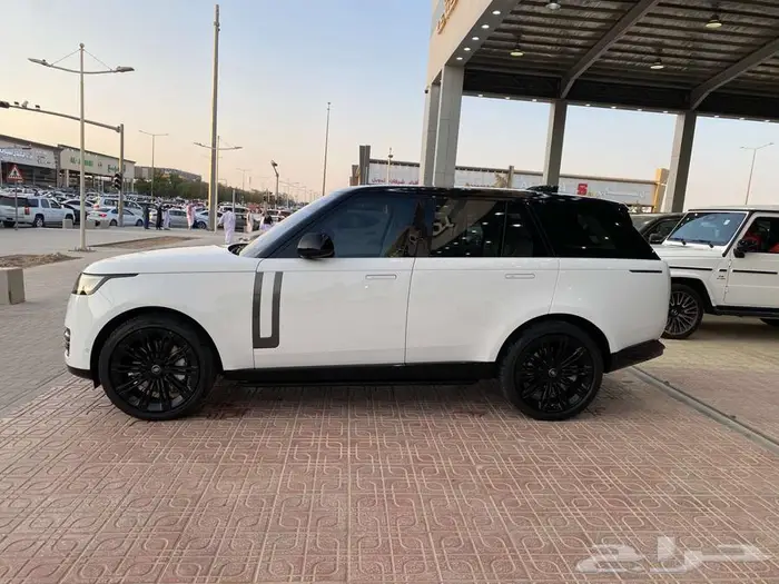 رينج روفر HSE 2023 ابيض 3