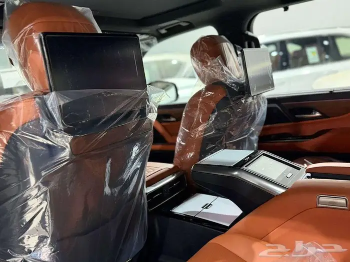 لكزس LX 600 بريمي VIP ابيض بلاك ادشن داخل - جملي2025 20