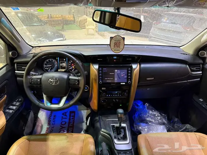 فورتشنر VX3 بنزين فل كامل 2025 10