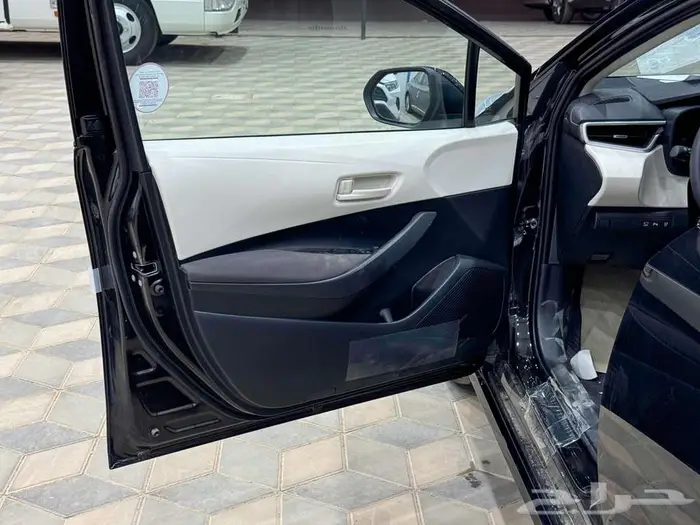 تويوتا كورولا 2.0 جنوط فتحة اسود بنزين 2025 اقل سعر كاش 10