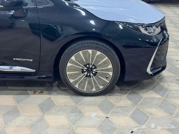 تويوتا كورولا 2.0 جنوط فتحة اسود بنزين 2025 اقل سعر كاش 15